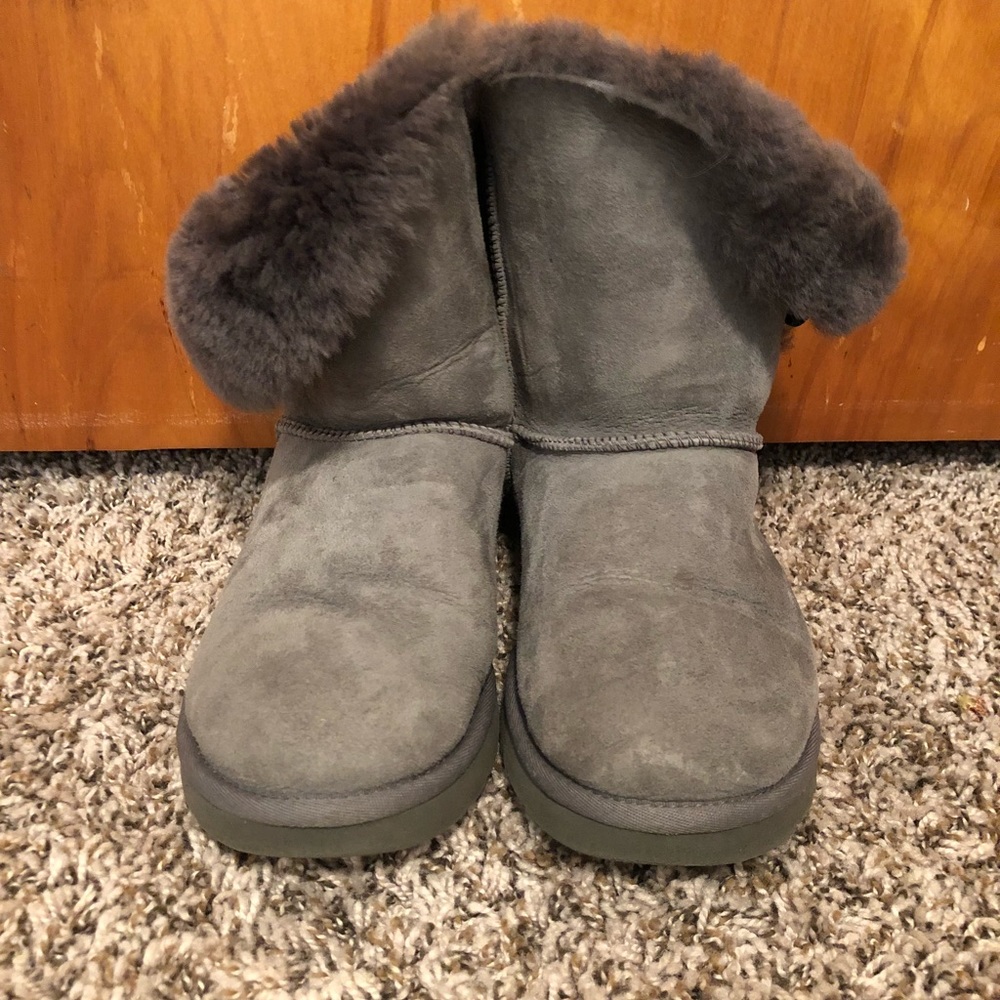 Bailey Button UGGs - Picture 4 of 6